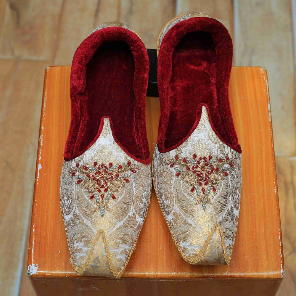Countless Steps WEDDING JUTTI Men White Sandals - Buy Countless Steps  WEDDING JUTTI Men White Sandals Online at Best Price - Shop Online for  Footwears in India | Flipkart.com